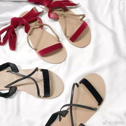 推荐好的国产拖鞋视频,舒适与时尚兼具的居家必备单品  第1张