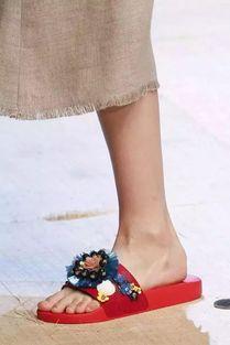 推荐好的国产拖鞋视频,舒适与时尚兼具的居家必备单品  第3张