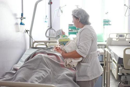 美国产房分娩双胞胎视频